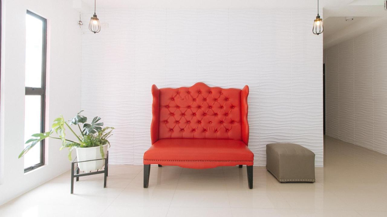 Reddoorz Plus At Dbuilders Poblacion Bgc Taguig Exterior foto