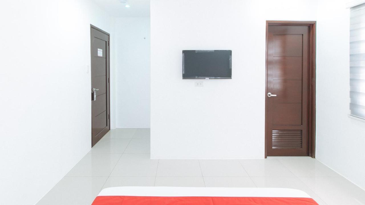 Reddoorz Plus At Dbuilders Poblacion Bgc Taguig Exterior foto